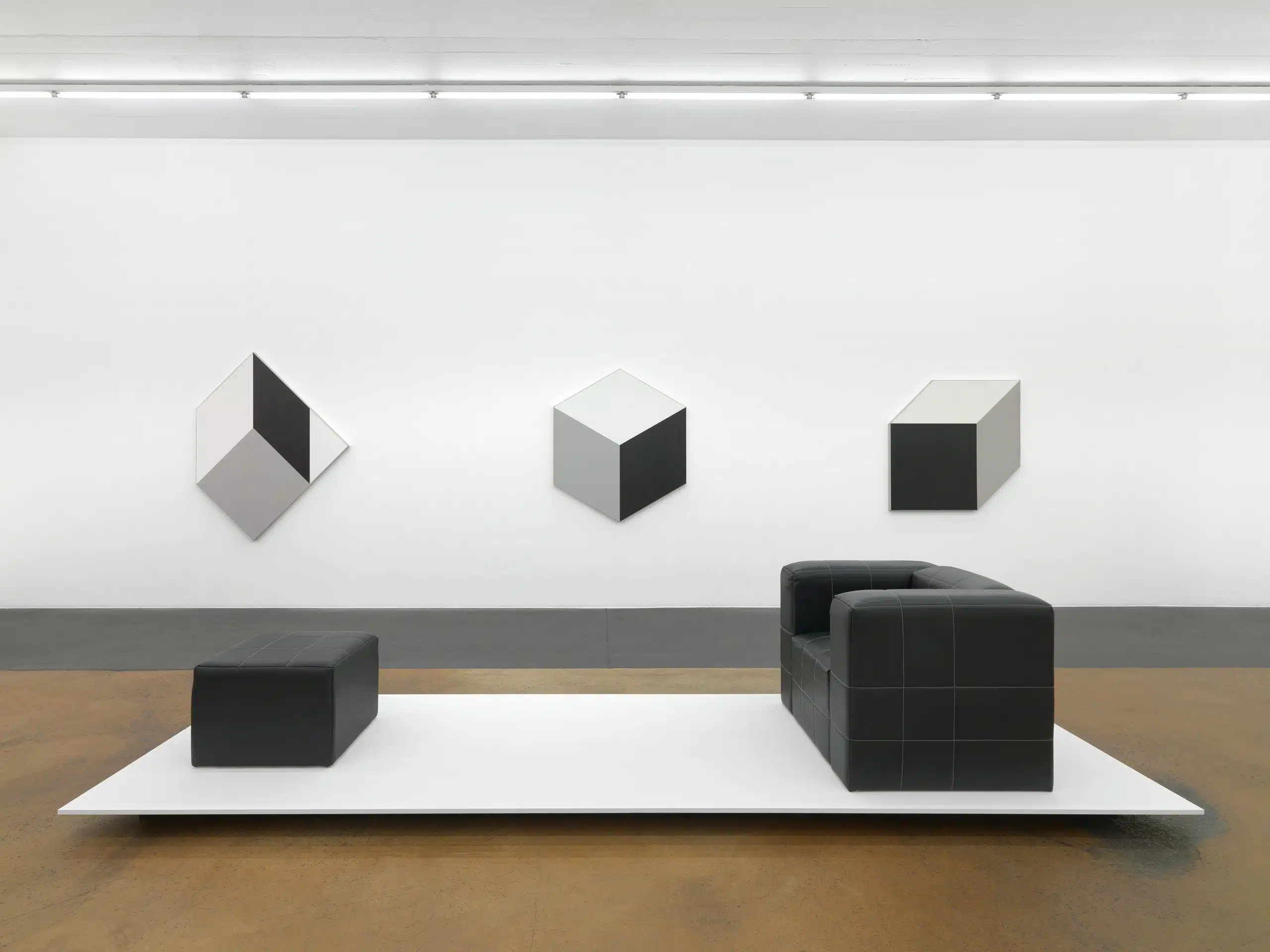 Vista da exposição de Geraldo de Barros no Mamco, em Genebra; foto: Annik Wetter