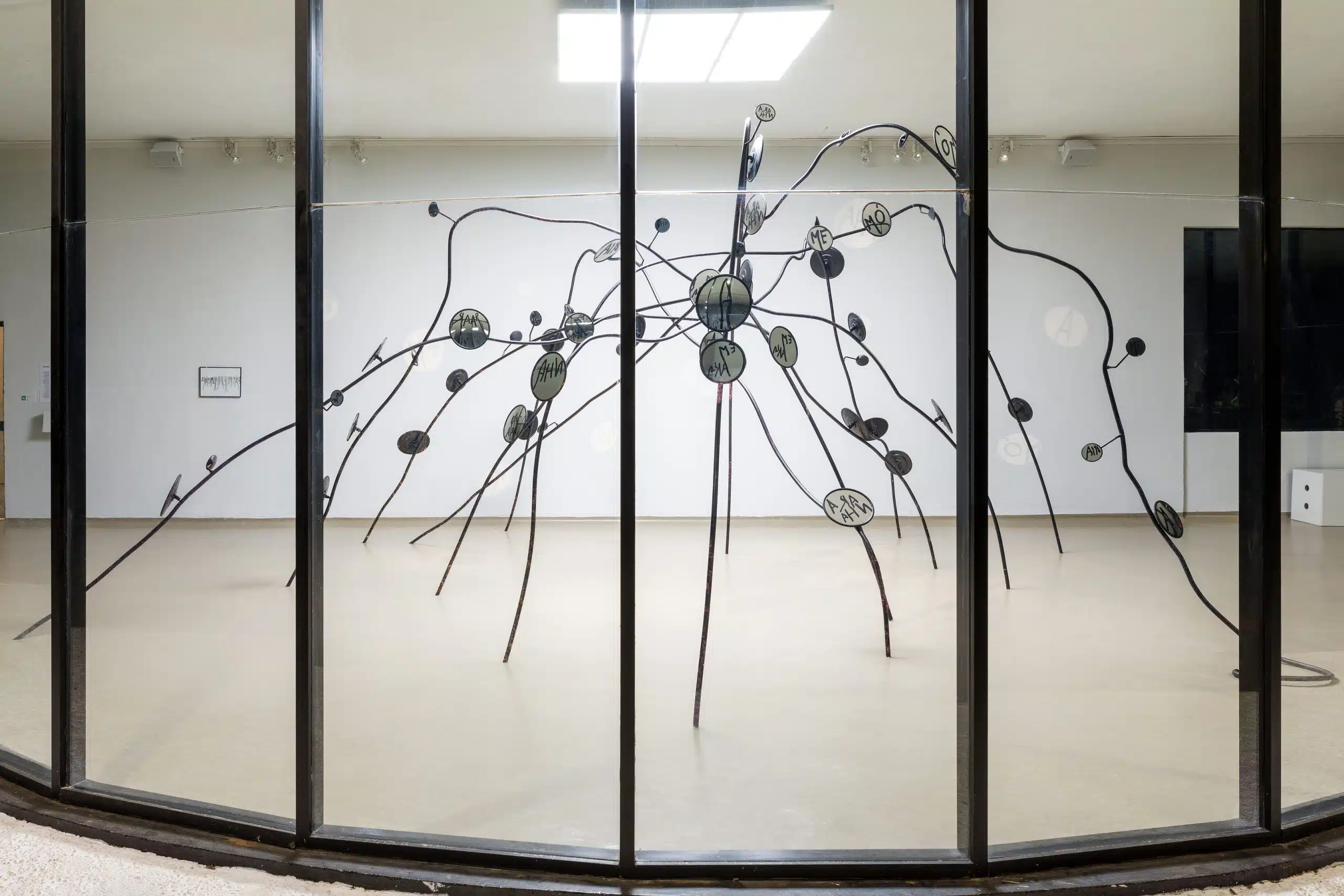 Retromemória de Lenora de Barros