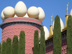 Salvador Dalí, ovos no Museu Dalí de Figueres.