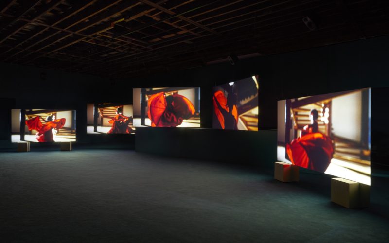 Isaac Julien, Lina Bo Bardi – A Marvellous Entanglement [Um Maravilhoso Emaranhado], vista da exposição, Victoria Miro Gallery, 2019. © Isaac Julien. Cortesia do artista e Victoria Miro, Londres_3 (1) (1)