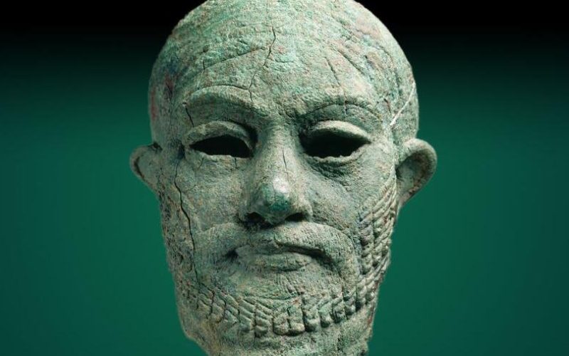 Escultor desconhecido. "Cabeça de um líder". Cortesia do Museu do Louvre.